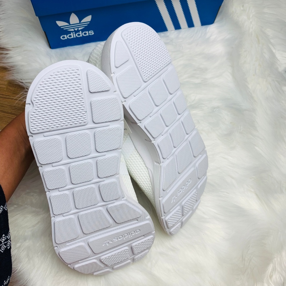 Adidas Swift Run Triple White Shoes - Picture 6 of 8